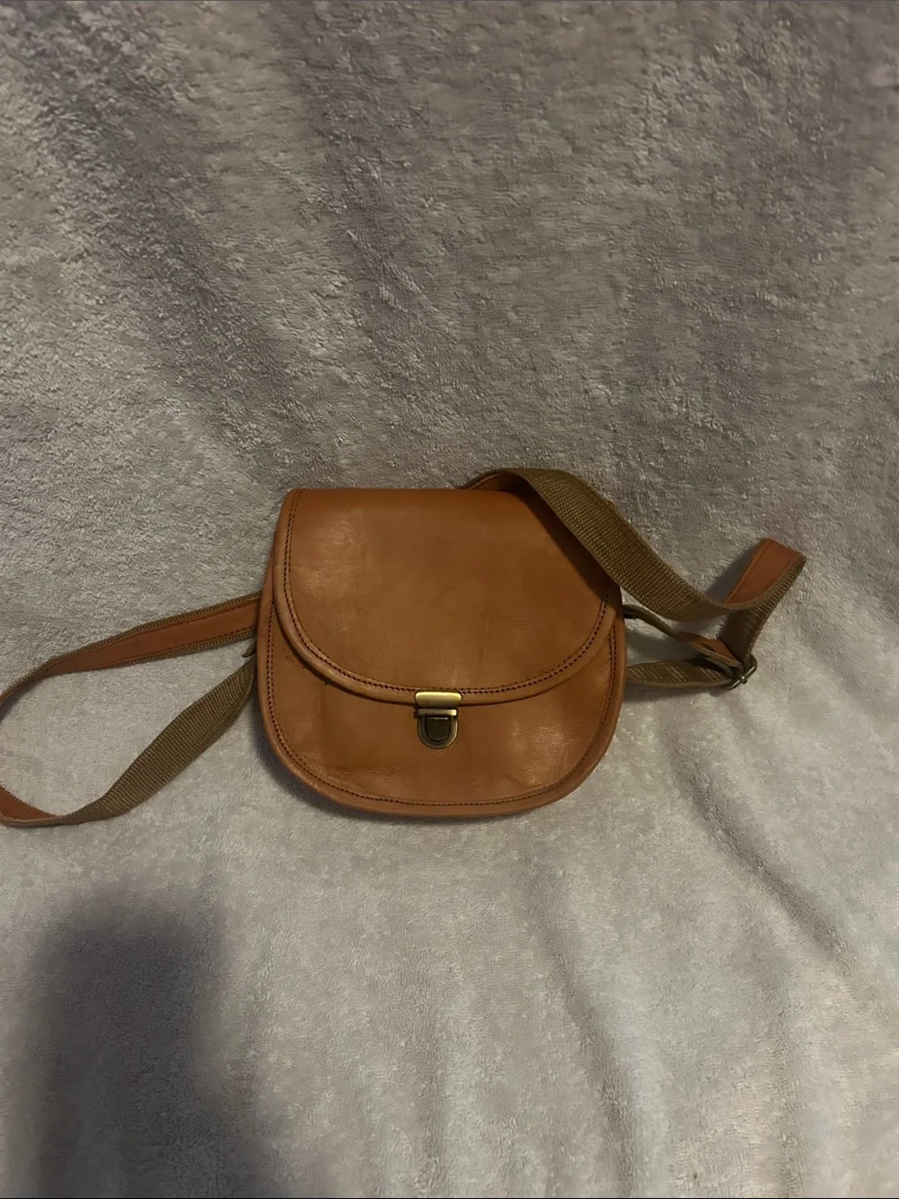 Vintage Tan Leather Crossbody Bag - Vintage